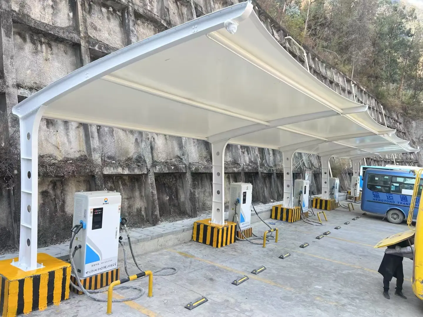 贵州都匀园区停车棚采购:为什么“省”在前面的钱,最后都花在了后面?