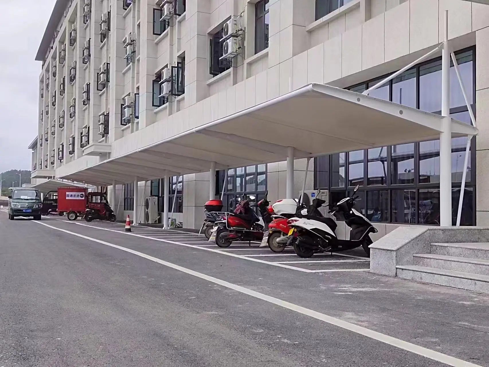 贵州都匀膜结构车棚采购避坑指南，本地源头工厂怎么选？
